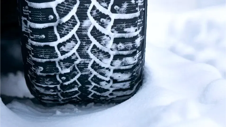 pmc-image-blog-Understanding Studded Tires-3.webp